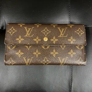 Louis Vuitton woman’s long wallet